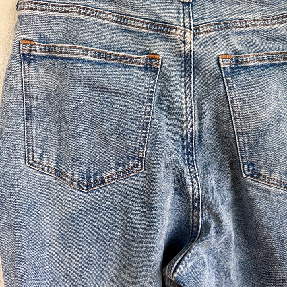 Abercrombie Curve Love High Rise Straight Jeans Light Wash NWT 10/30 - Picture 7 of 7